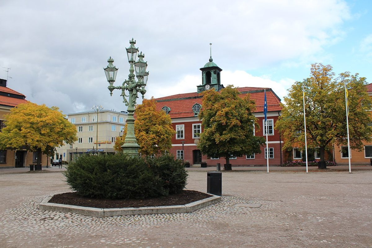 Kommuner gör insatser för att rädda sina företag